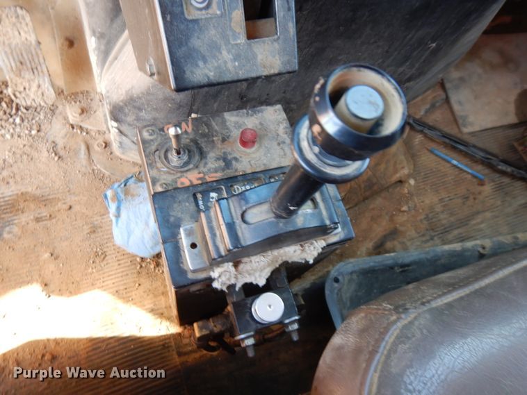 image for item FN9338 2000 International 4900  dump truck