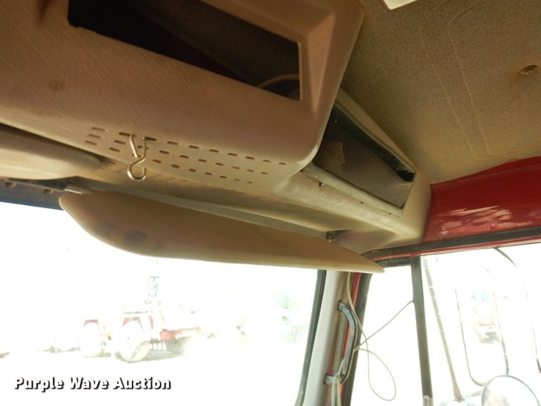 image for item FN9338 2000 International 4900  dump truck