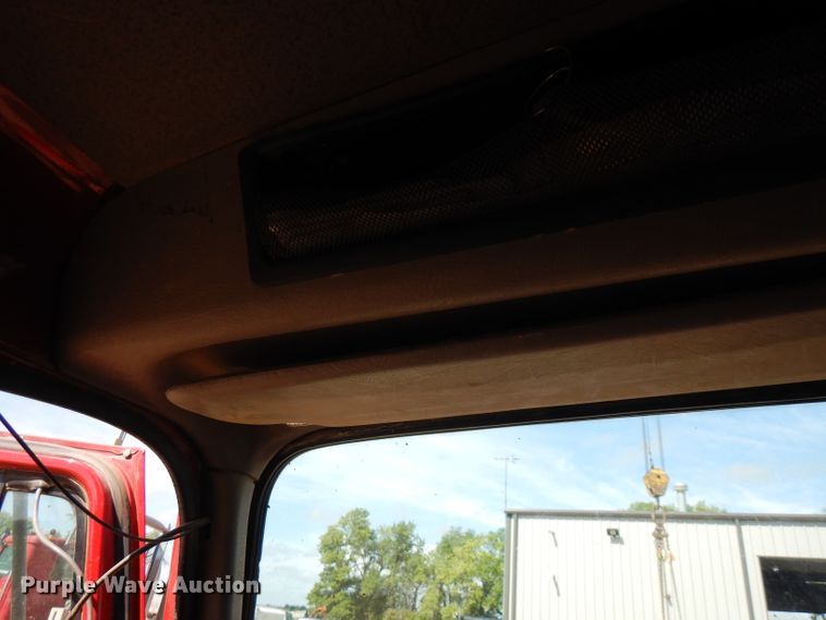 image for item FN9338 2000 International 4900  dump truck