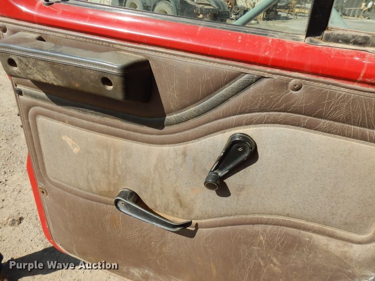 image for item FN9338 2000 International 4900  dump truck