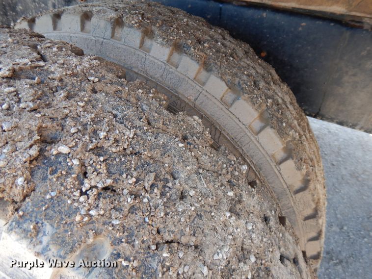 image for item FN9338 2000 International 4900  dump truck