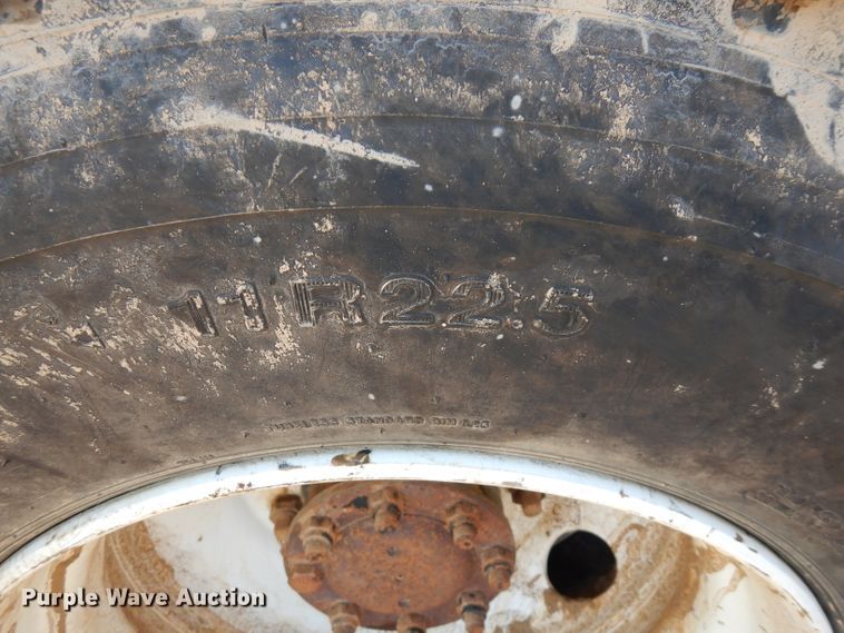 image for item FN9338 2000 International 4900  dump truck