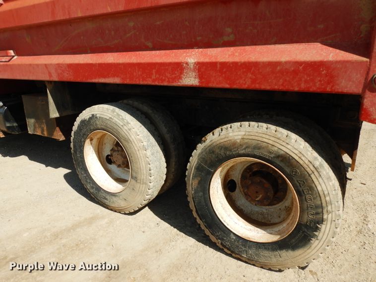 image for item FN9338 2000 International 4900  dump truck