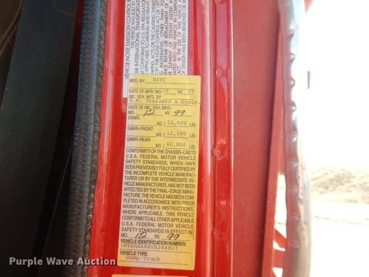 image for item FN9338 2000 International 4900  dump truck