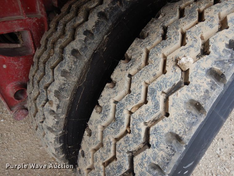 image for item FN9340 1982 Heil tank trailer