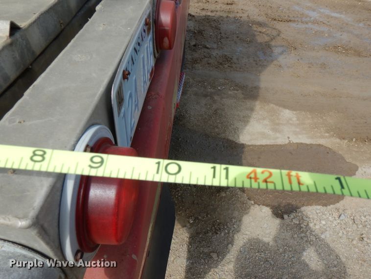 image for item FN9340 1982 Heil tank trailer