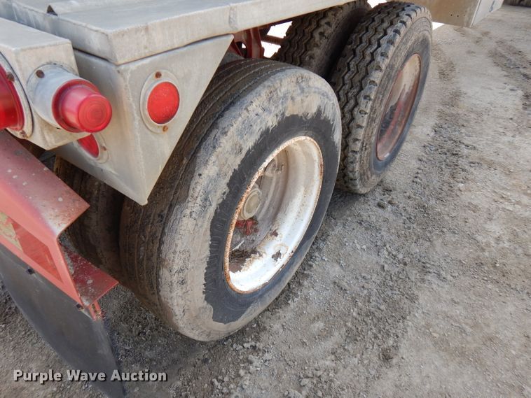 image for item FN9340 1982 Heil tank trailer