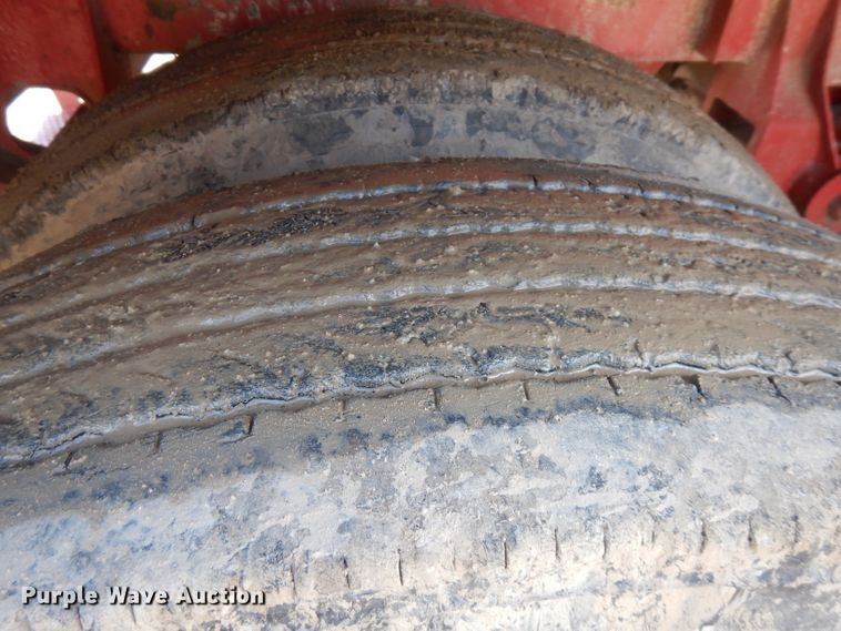 image for item FN9340 1982 Heil tank trailer