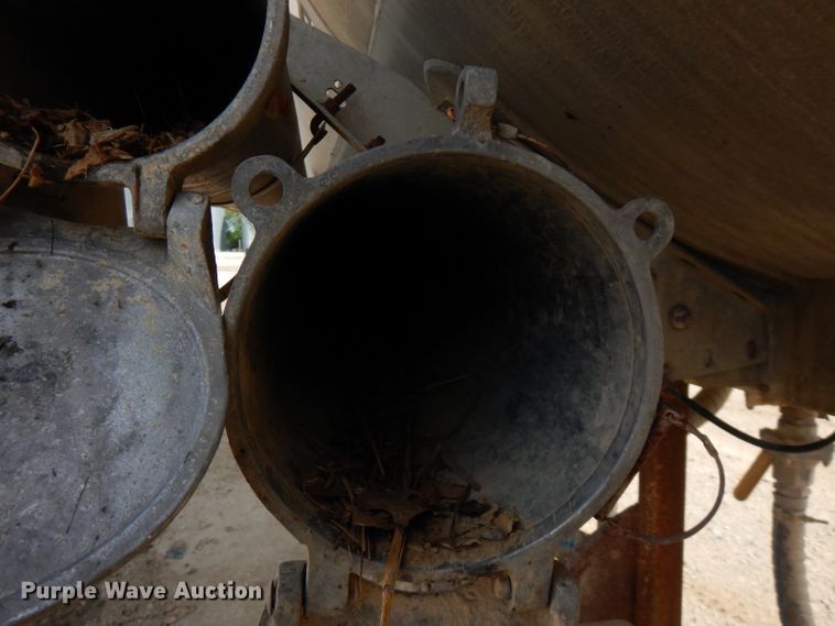 image for item FN9340 1982 Heil tank trailer