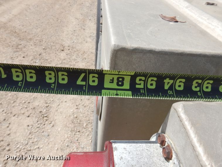 image for item FN9340 1982 Heil tank trailer