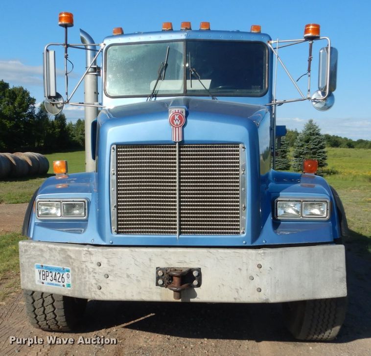 image for item FT9016 1990 Kenworth T400  tank truck