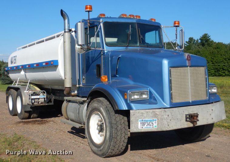 image for item FT9016 1990 Kenworth T400  tank truck