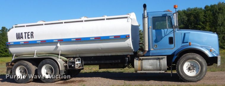 image for item FT9016 1990 Kenworth T400  tank truck