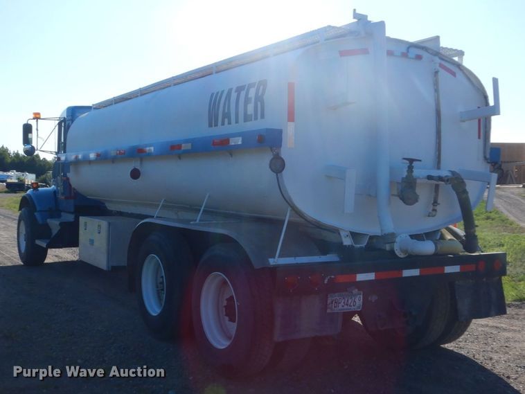 image for item FT9016 1990 Kenworth T400  tank truck