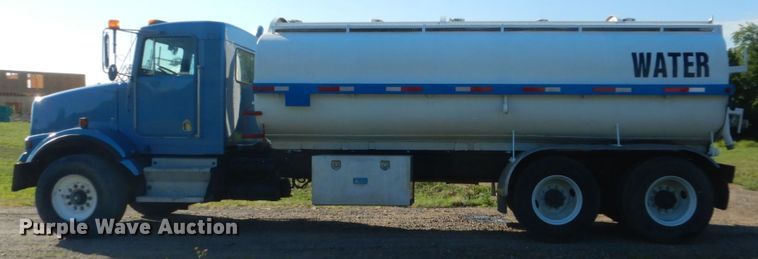 image for item FT9016 1990 Kenworth T400  tank truck