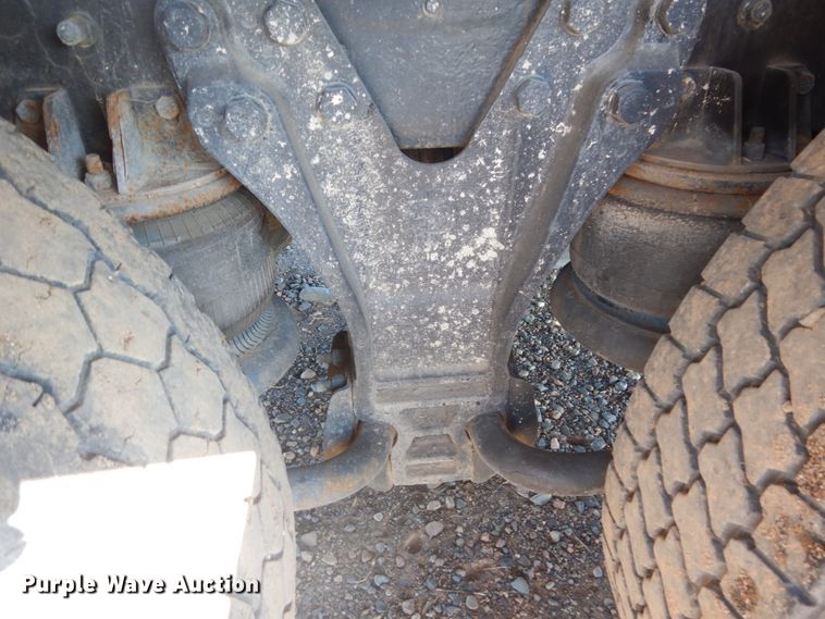 image for item FT9016 1990 Kenworth T400  tank truck