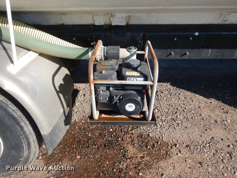 image for item FT9016 1990 Kenworth T400  tank truck