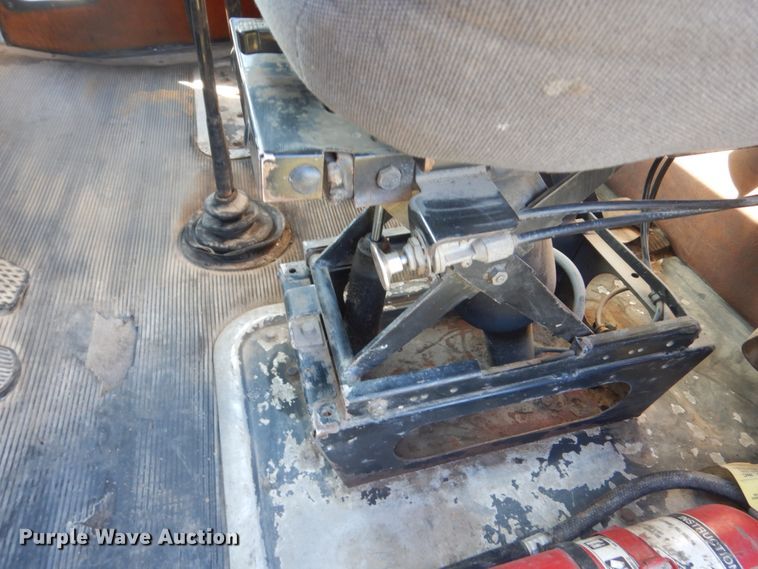 image for item FT9016 1990 Kenworth T400  tank truck