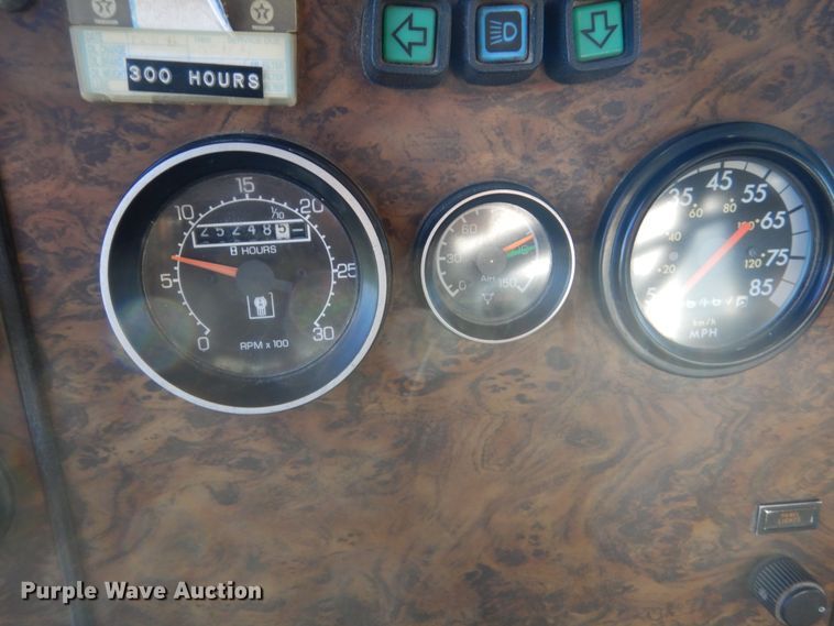 image for item FT9016 1990 Kenworth T400  tank truck