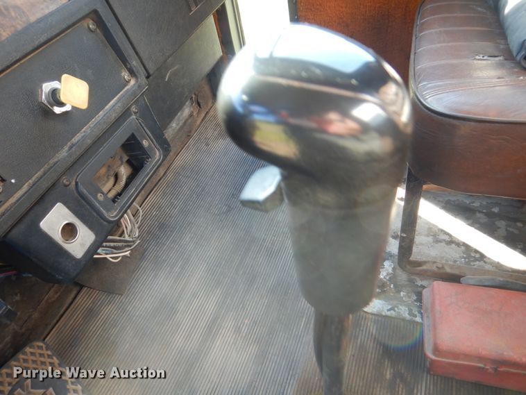 image for item FT9016 1990 Kenworth T400  tank truck