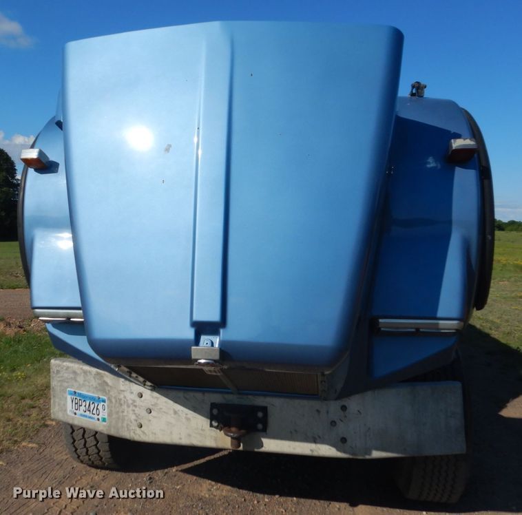 image for item FT9016 1990 Kenworth T400  tank truck