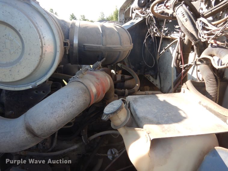 image for item FT9016 1990 Kenworth T400  tank truck