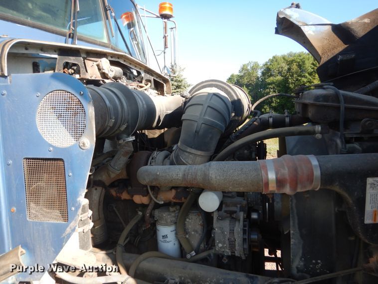 image for item FT9016 1990 Kenworth T400  tank truck