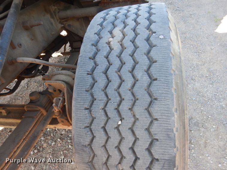 image for item FT9016 1990 Kenworth T400  tank truck