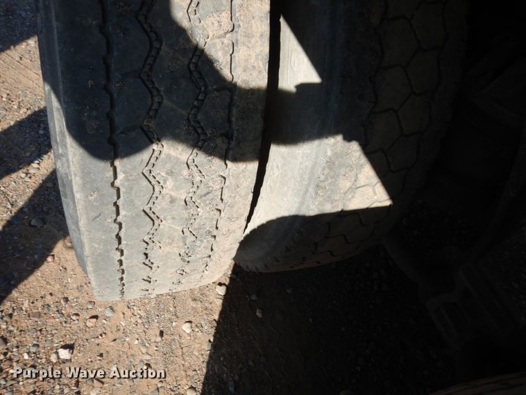 image for item FT9016 1990 Kenworth T400  tank truck