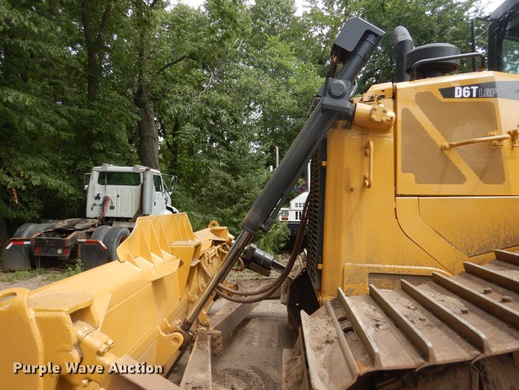 image for item FT9032 2011 Caterpillar D6T LGP  dozer
