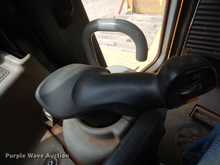 image for item FT9032 2011 Caterpillar D6T LGP  dozer