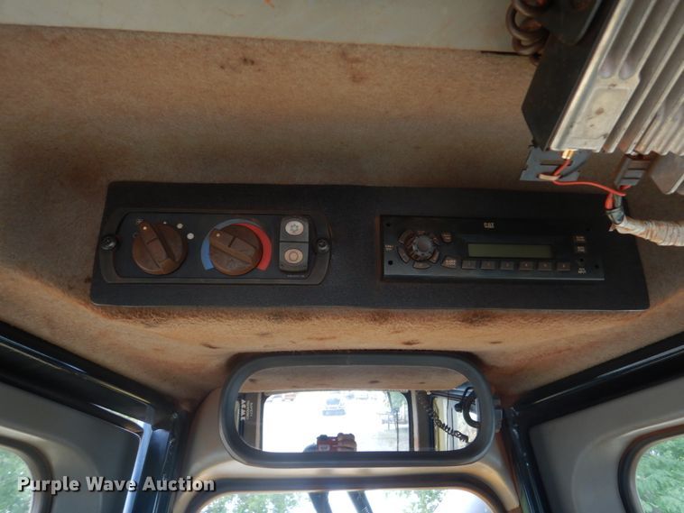 image for item FT9032 2011 Caterpillar D6T LGP  dozer