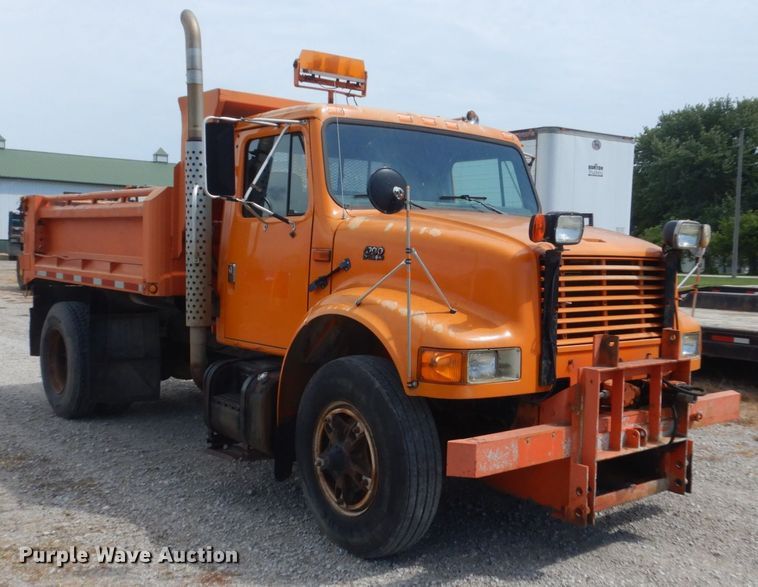 image for item FT9052 1995 International 4700  dump truck