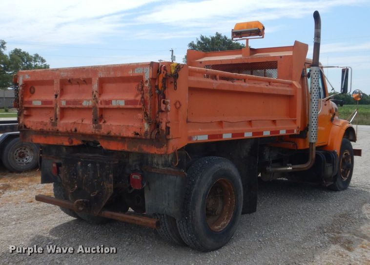 image for item FT9052 1995 International 4700  dump truck