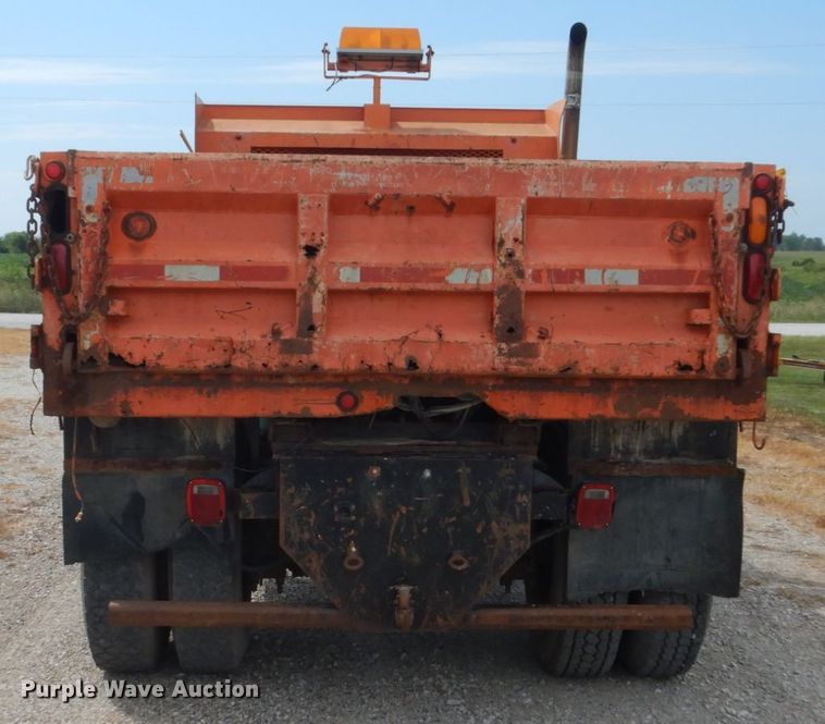 image for item FT9052 1995 International 4700  dump truck