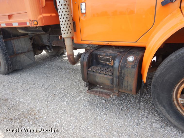 image for item FT9052 1995 International 4700  dump truck