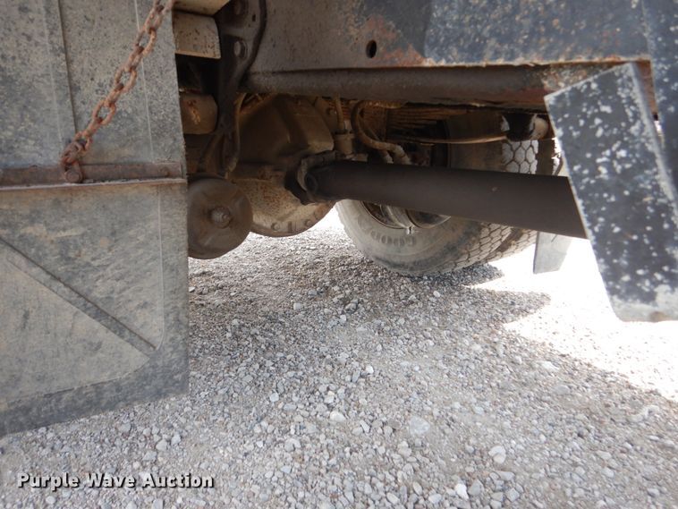 image for item FT9052 1995 International 4700  dump truck