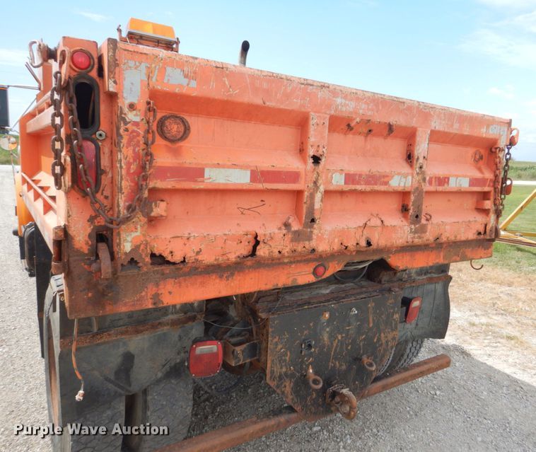 image for item FT9052 1995 International 4700  dump truck