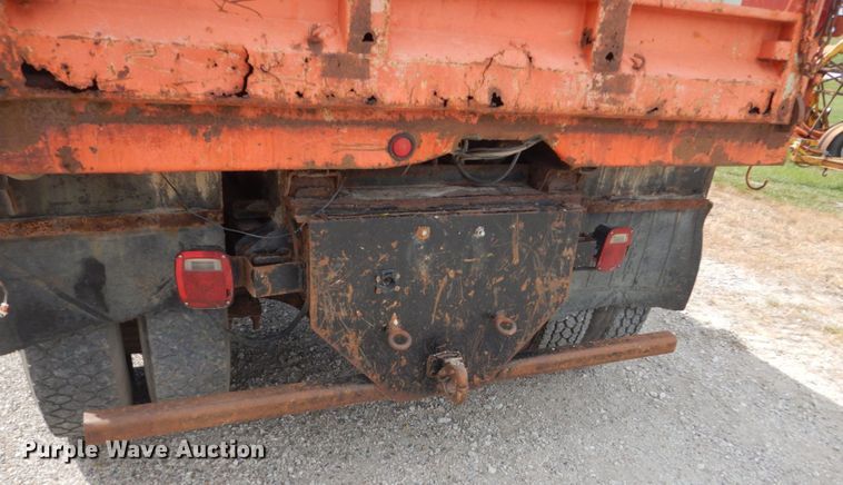 image for item FT9052 1995 International 4700  dump truck