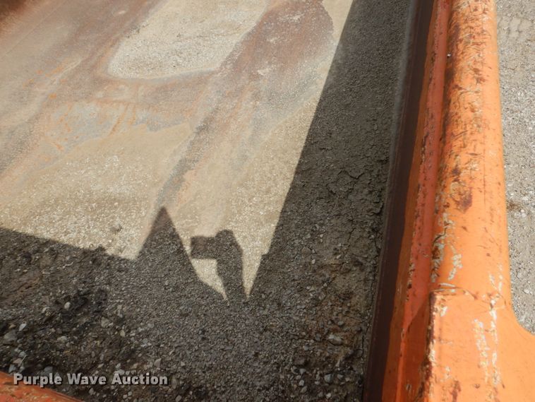 image for item FT9052 1995 International 4700  dump truck