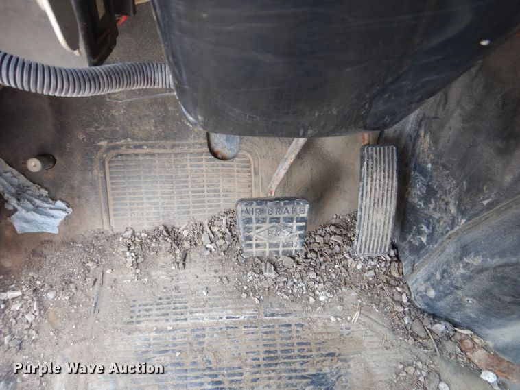 image for item FT9052 1995 International 4700  dump truck