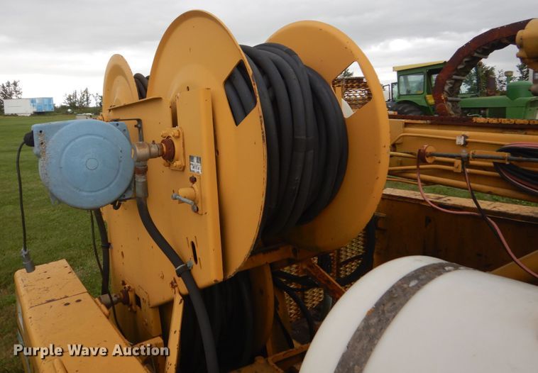 image for item FT9053 1996 Vermeer Navigator D-24A  directional boring unit