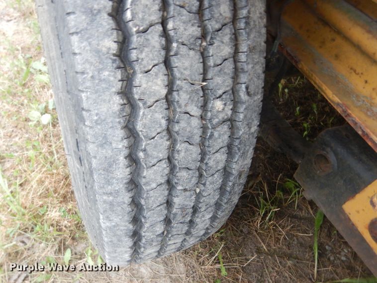 image for item FT9053 1996 Vermeer Navigator D-24A  directional boring unit