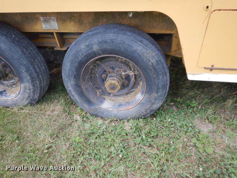 image for item FT9053 1996 Vermeer Navigator D-24A  directional boring unit