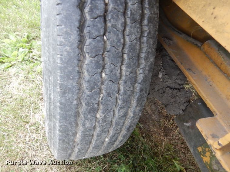 image for item FT9053 1996 Vermeer Navigator D-24A  directional boring unit