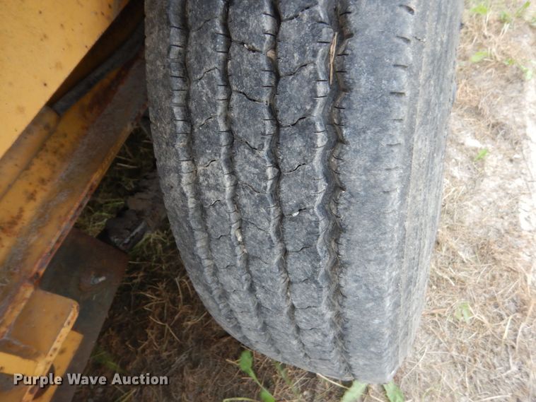 image for item FT9053 1996 Vermeer Navigator D-24A  directional boring unit