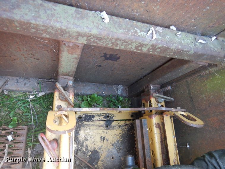 image for item FT9055 1999 Vermeer PL8000  directional boring unit