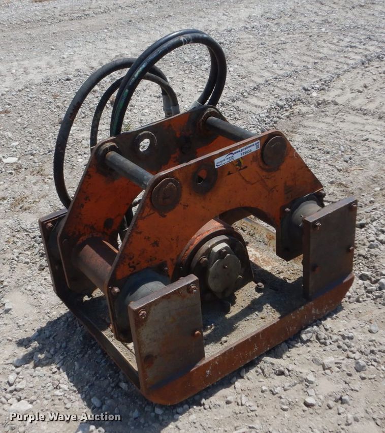 image for item FT9056 Stanley HS6007 plate compactor