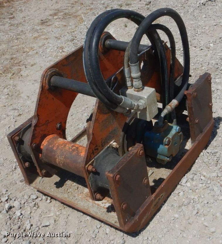 image for item FT9056 Stanley HS6007 plate compactor