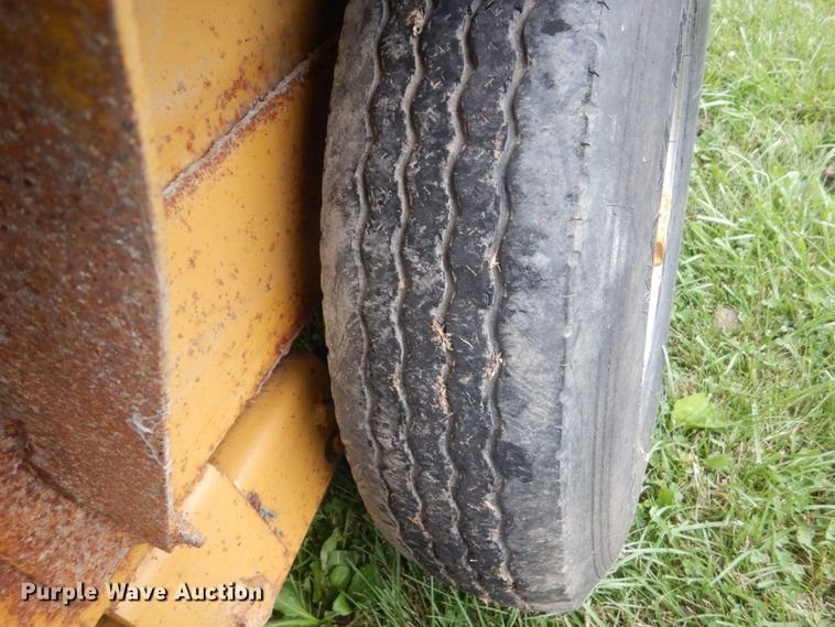 image for item FT9059 1996 Belshe equipment trailer